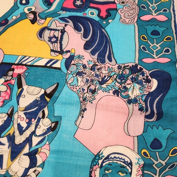 RARE Hermes Shawl Zabavushka 50" x 50" - Picture 7 of 16